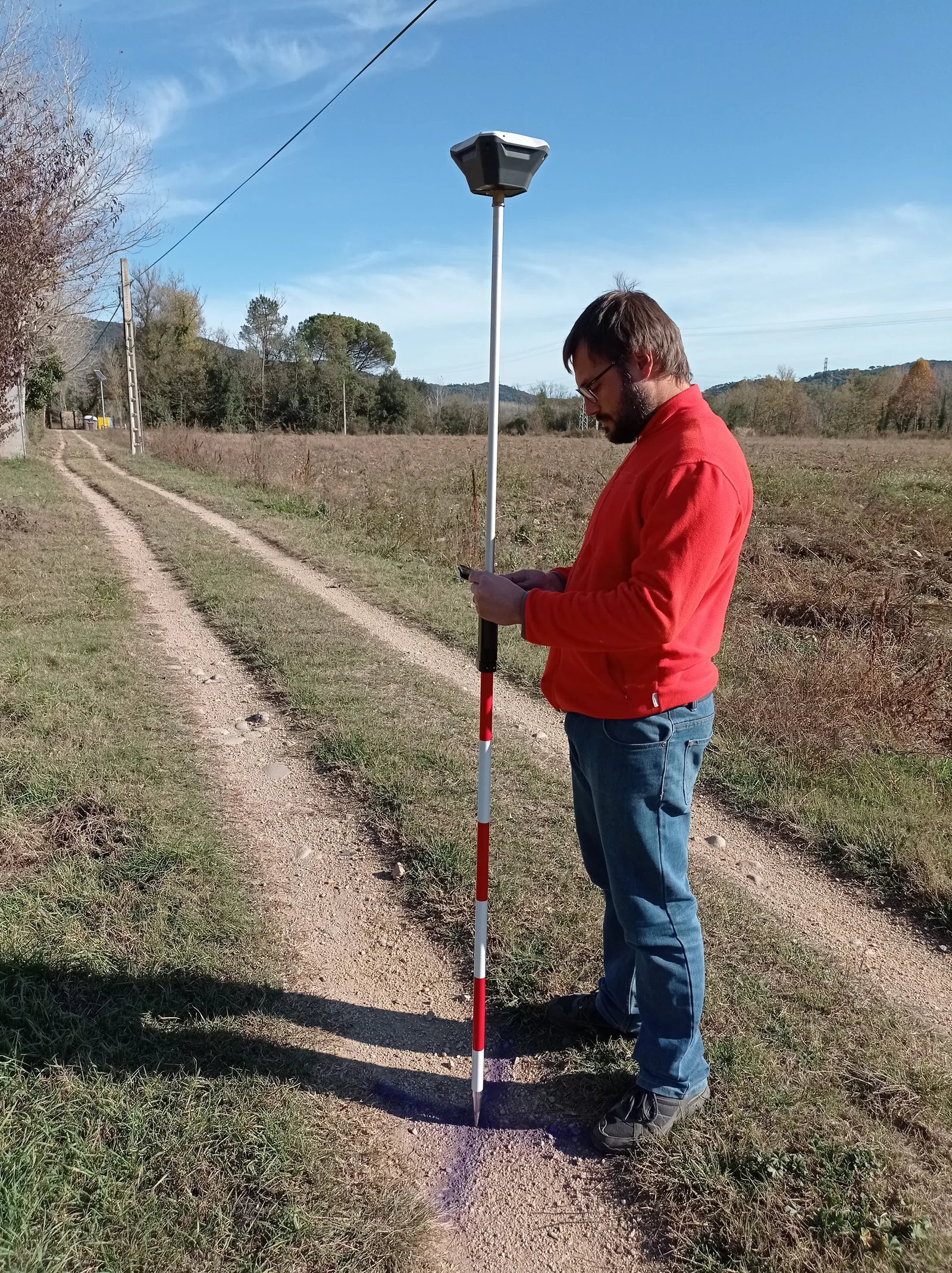 Treball GNSS en un camí de camp